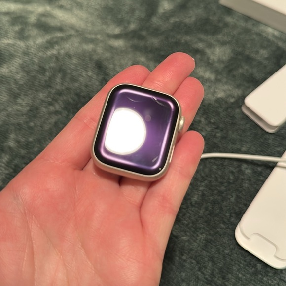 Apple Watch Series 7 41 MM - Picture 3 of 4